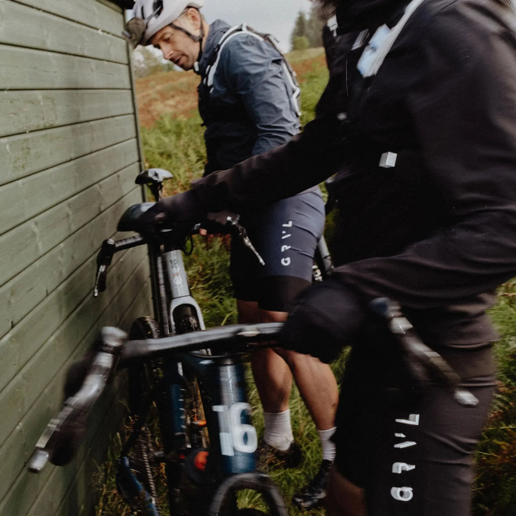 Gravel bib shorts reflective detailing 