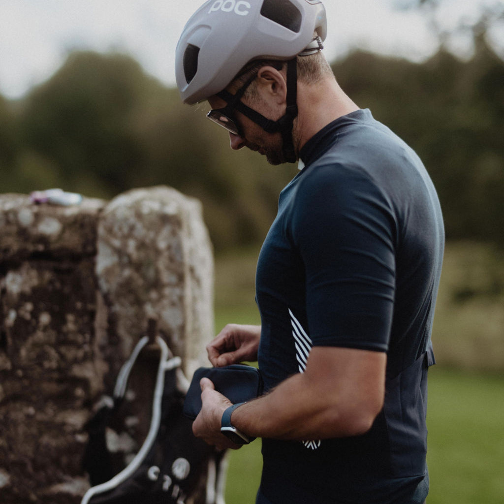 Men Cycling Outfit Navy Sideways |GRVL