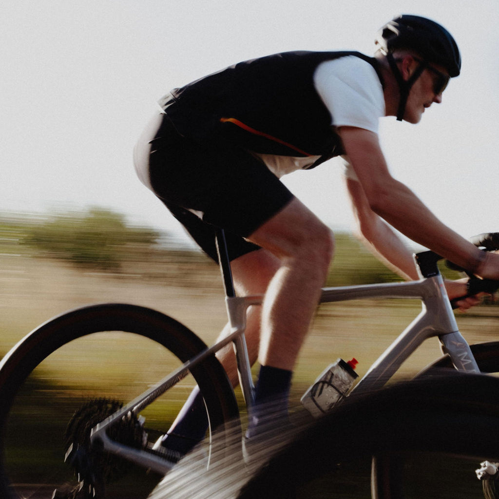 men cycling outfit cycling gilet black | grvl