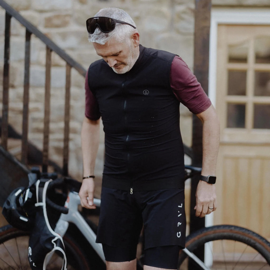 men cycling outfit cycling gilet black | grvl