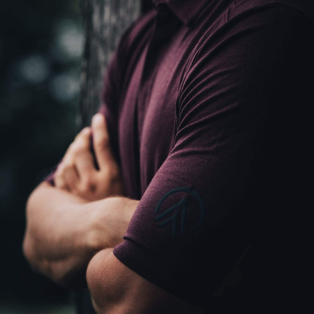 GRVL CYCLING POLO BERRY CLOSE UP